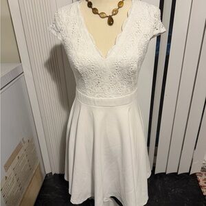 Jodi Kristopher White Lace Mini Dress